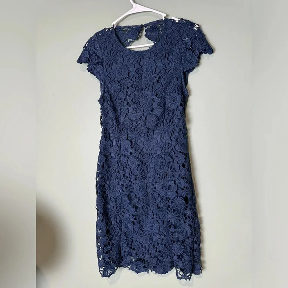 Lulu's Navy Women’s Blue‎ Floral Lace Open Back Dress Size Medium NWOT - Picture 1 of 8